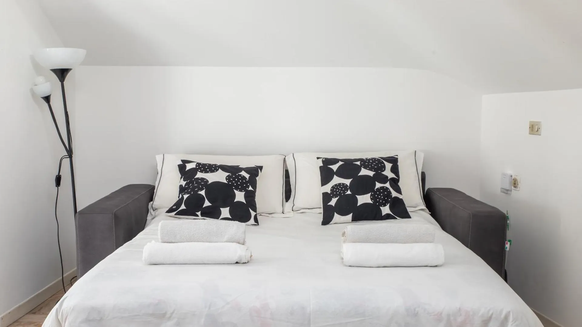 Apartment Ferienwohnung Milano Skyview - Penthouse Few Steps From Metro