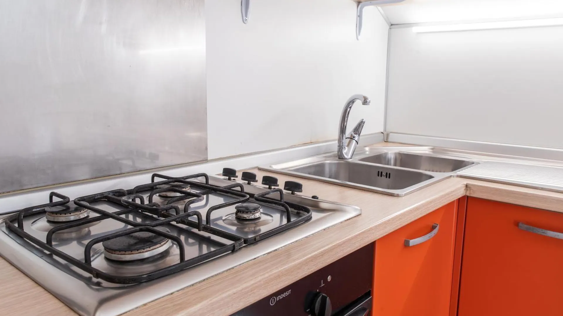 Appartamento Milano Skyview - Penthouse Few Steps From Metro 0*,  Italia